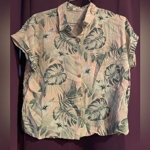 Tropical t-shirt button up
